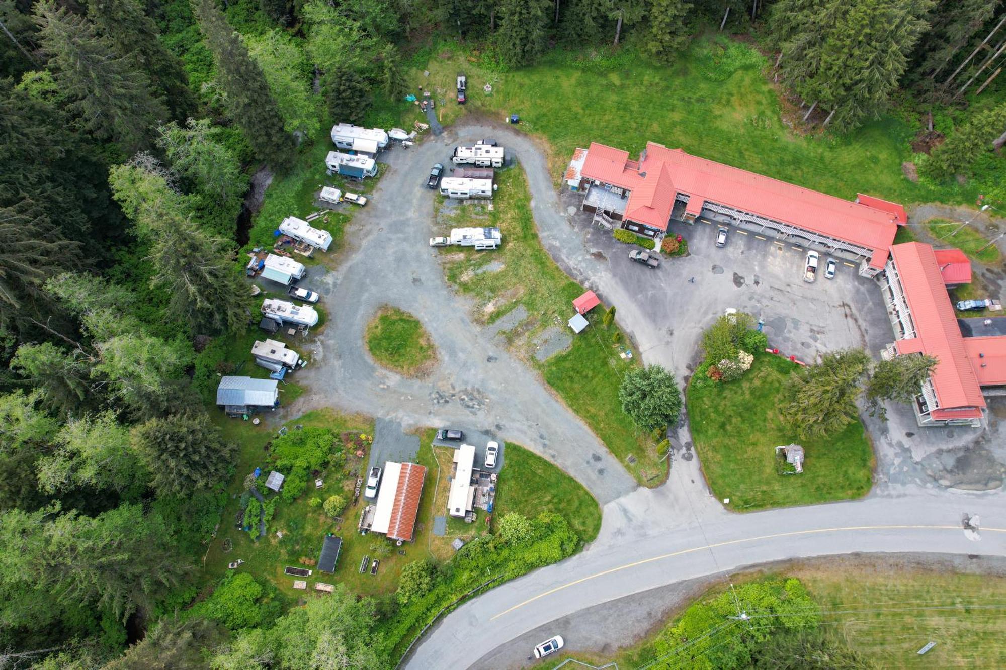 Pioneer Inn By The River Port Hardy Buitenkant foto